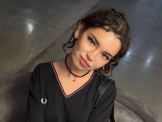 HolleyFeehery Live Cam and Statistics on UnifiedCams