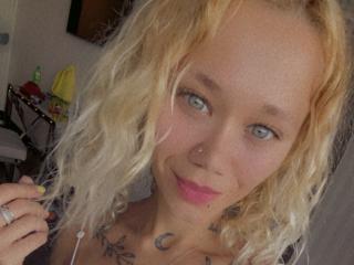 HoneyAlina Selfie Gallery