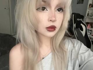 Webcam model HortenciaVergin from XLoveCam