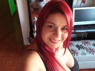 Webcam model HottieTheMilf from XLoveCam