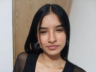 Webcam model ImmyAllison from XLoveCam