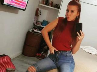 Webcam model IndiFox-hot from XLoveCam