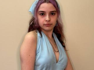 Webcam model IsabellaEardley from XLoveCam