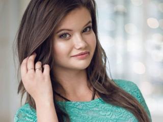 Webcam model IsabellaaCute from XLoveCam