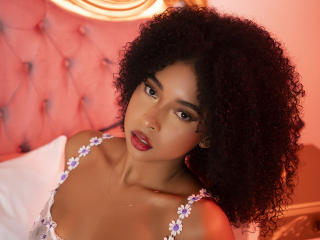 Webcam model IvyRoberts from XLoveCam