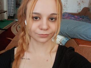Webcam model JanelSavala from XLoveCam