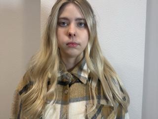 Profile and Statistics for JennyMontelle on XLoveCam