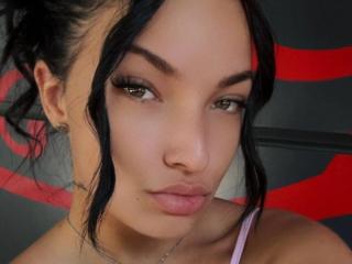 Webcam model JessaRay from XloveCam