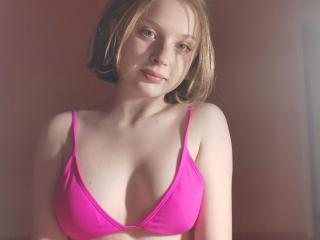 Webcam model JessicaWilcon from XLoveCam