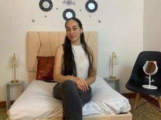 Webcam model Jeylouise from XLoveCam