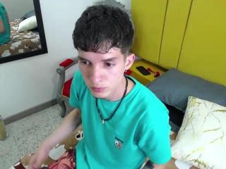 JheamPiero Live Cam on XLoveCam and RICams