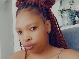 JulieVal Live Cam on XLoveCam