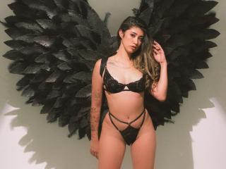 Webcam model JulietaRicc from XLoveCam
