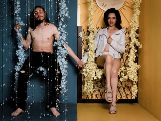 JunnaAndKurt Live Cam on XLoveCam