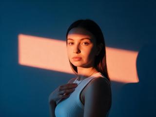 Webcam model KamilaaXHot from XLoveCam