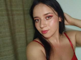 Webcam model KarleyCoox from XLoveCam