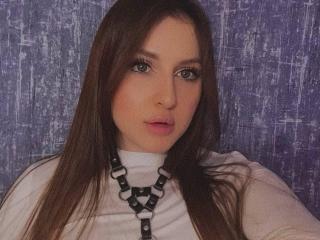 Webcam model KattyHarrise from XloveCam