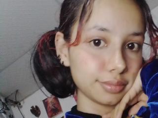 Webcam model KiaraManson profile picture