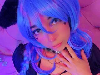 Webcam model KiraBerry from XloveCam