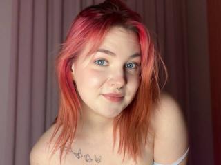 KiraGrande Selfie Gallery