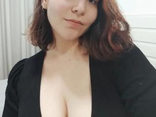 Profile and Statistics for KiraPierce-hot on XLoveCam