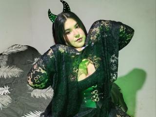 Webcam model KityMiss from XLoveCam