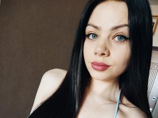 Webcam model KristineCorrie from XLoveCam