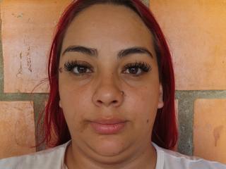 Webcam model LaGorditaPelirRoja from XLoveCam