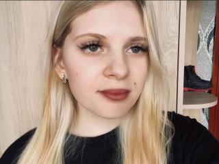 LaPulia Live Webcam on XLoveCam