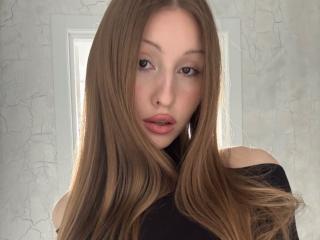 Webcam model LailaBonanno from XLoveCam