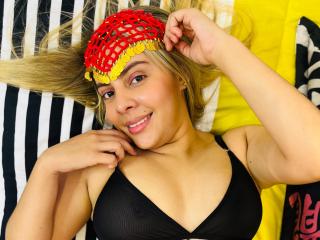 Webcam model LailaKumar from XLoveCam