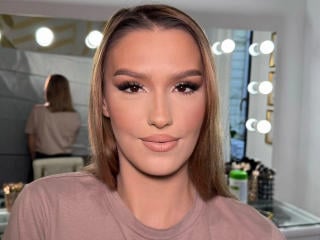 Webcam model LaraStonne from XLoveCam