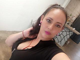 Webcam model LaudyMature from XLoveCam