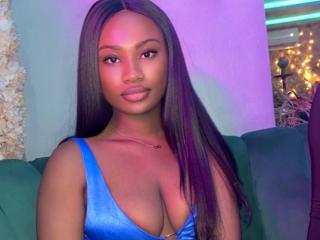 Webcam model LeilaChic from XLoveCam