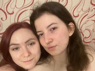 Webcam model LeonoraGrego from XLoveCam
