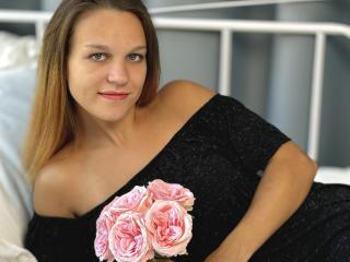 Webcam model LexyVrign from XloveCam