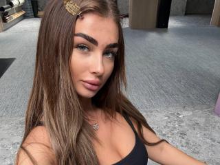 Webcam model LeylaBunny from XLoveCam