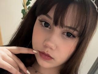 Profile and Statistics for LilyFlowers on XLoveCam