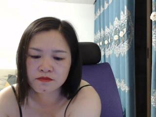 Webcam model LindaHt from XloveCam