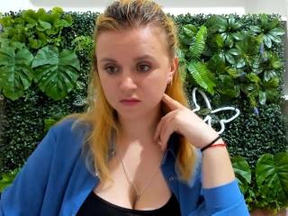 Webcam model LindiLindi from XLoveCam