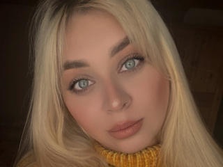 Webcam model LindsayKathleen from XLoveCam