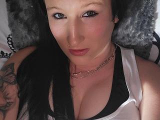 Webcam model Lindsey-hot from XLoveCam