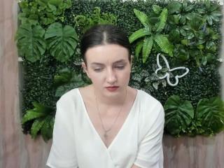 Profile and Statistics for LlucyAngell on XLoveCam