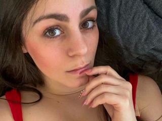 Profile and Statistics for LoellaRose-hot on XLoveCam