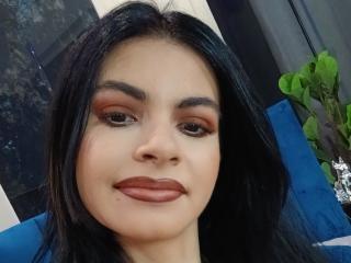 Webcam model LollyPeachy from XLoveCam