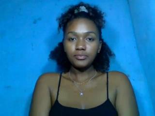 Webcam model LoryHotLove profile picture