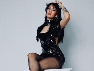 Webcam model LucyMoorgana from XLoveCam