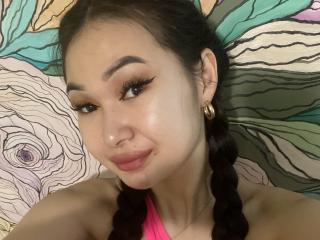 Webcam model LucyNatty from XLoveCam