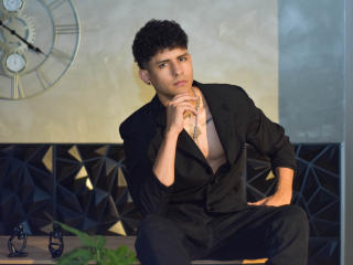 LukeeTaylor – currently Offline