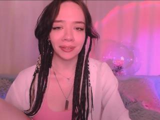 Webcam model LunaPai from XloveCam